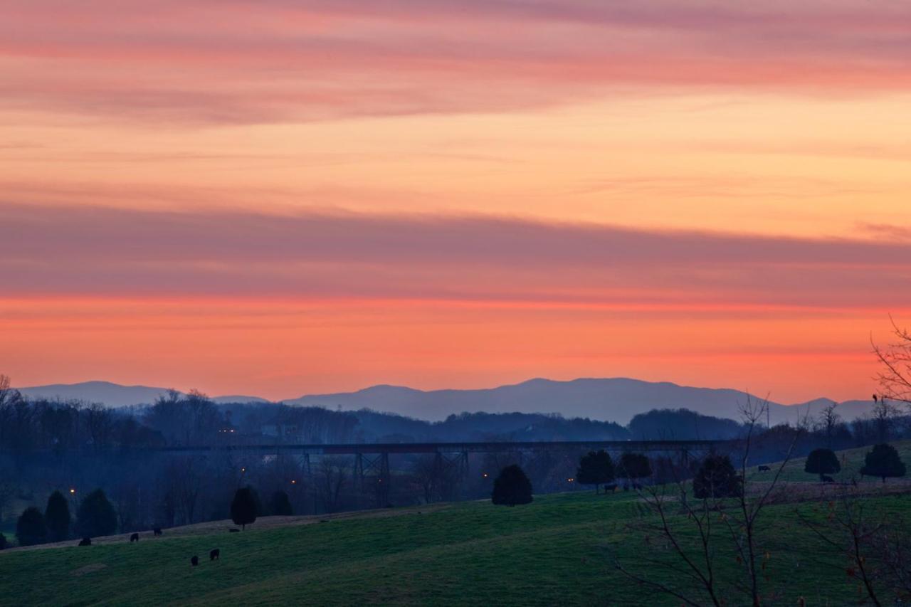 Holiday Inn Express Johnson City By Ihg Esterno foto