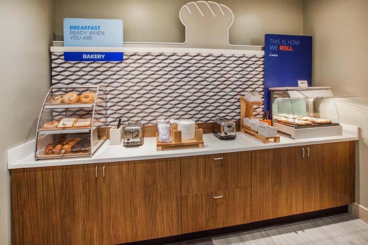 Holiday Inn Express Johnson City By Ihg Esterno foto